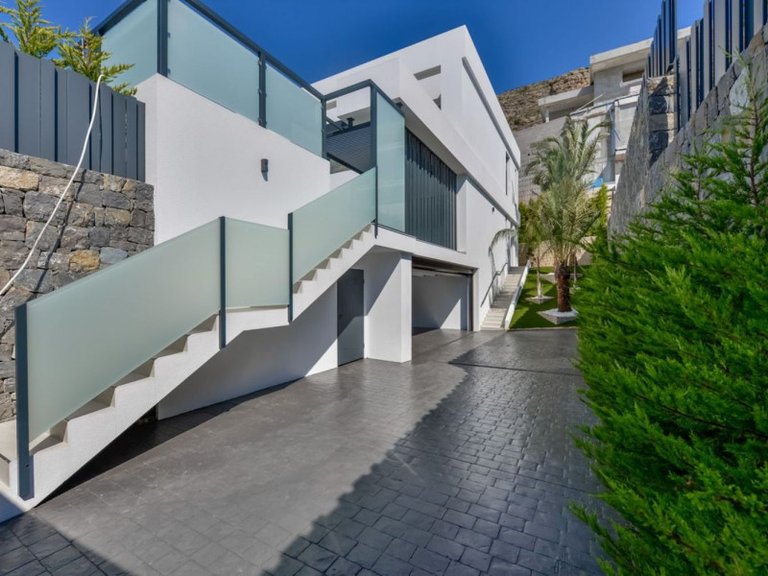 Villa for Sale in Finestrat, Alicante 2