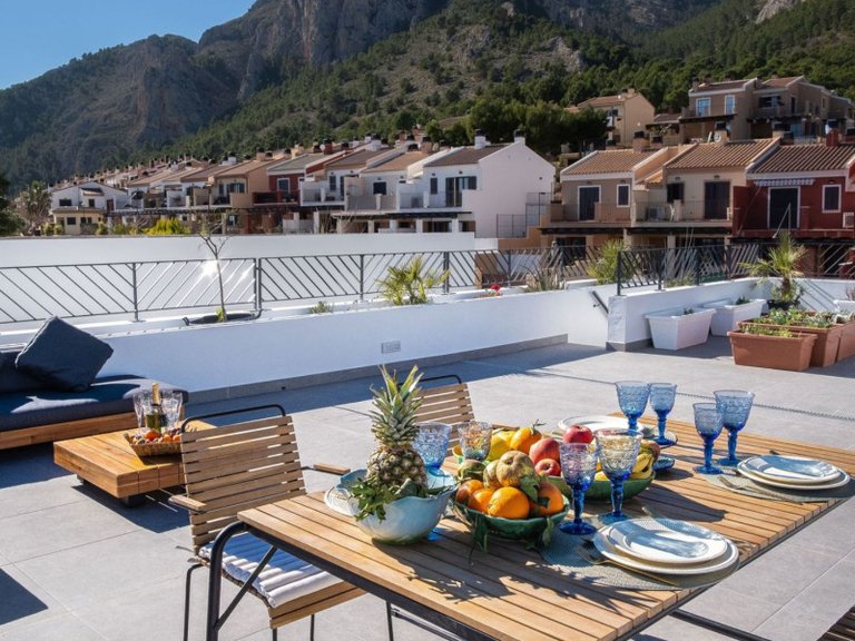 Villa for Sale in Polop, Alicante 9