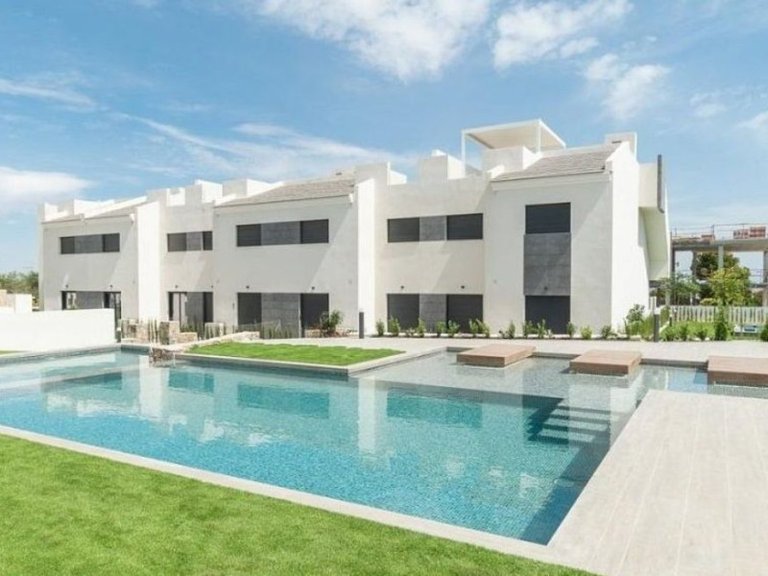 Villa for Sale in Torrevieja, Alicante 2