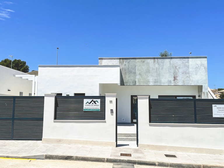 Villa for Sale in Pilar De La Horadada, Alicante 4