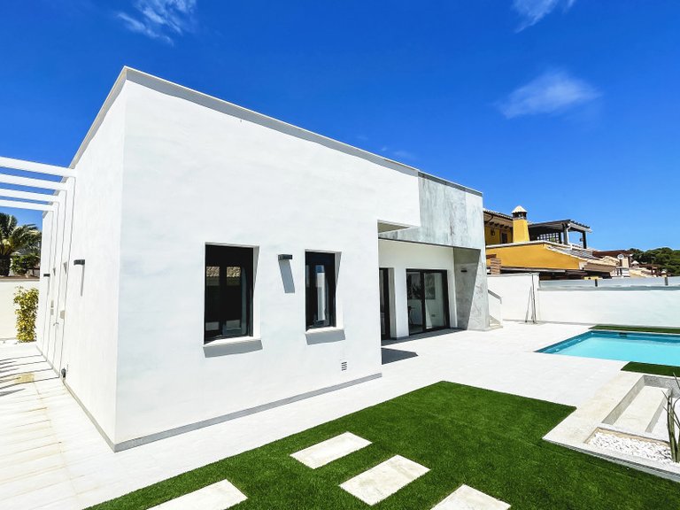 Villa for Sale in Pilar De La Horadada, Alicante 10