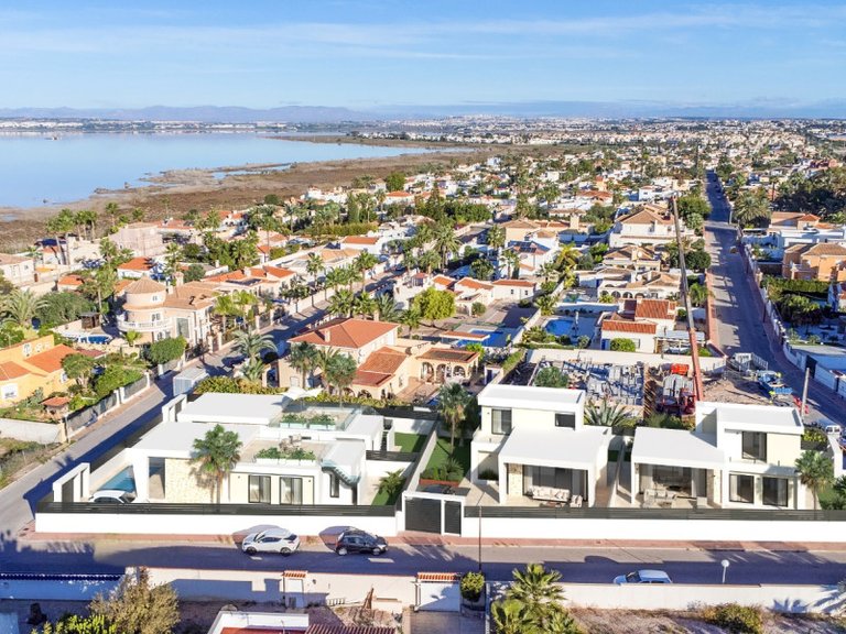 Villa for Sale in Torrevieja, Alicante 6