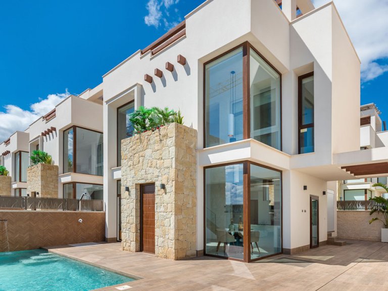 Villa for Sale in Los Montesinos, Alicante 1