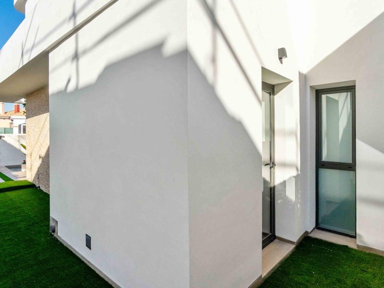 Villa for Sale in Los Montesinos, Alicante 30