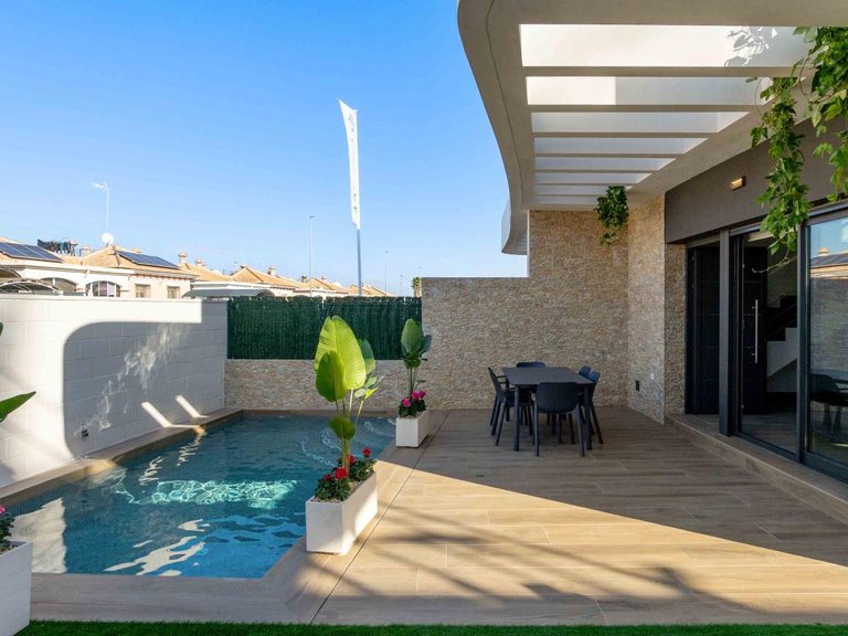 Villa for Sale in Los Montesinos, Alicante 31
