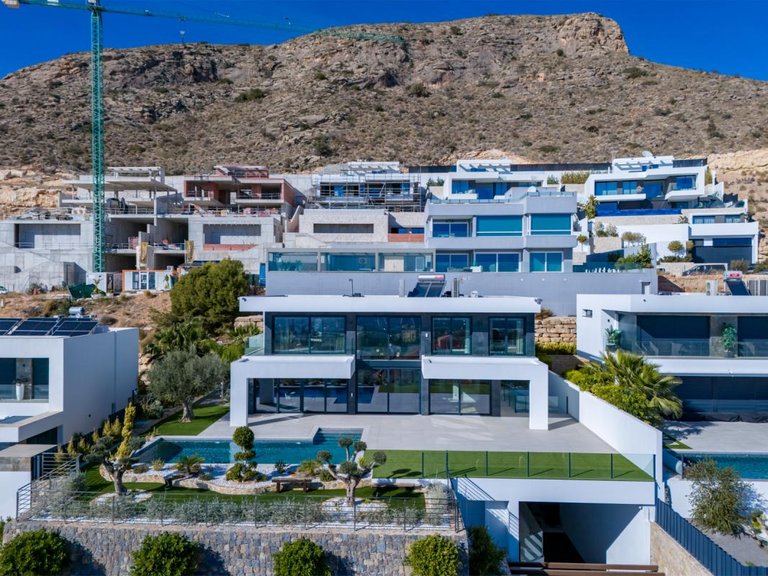 Villa for Sale in Finestrat, Alicante 27