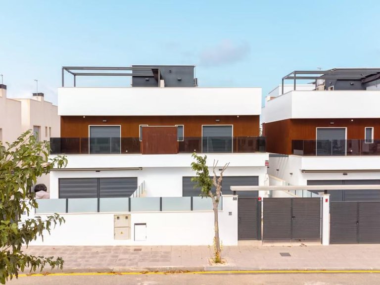 Town House for Sale in Pilar De La Horadada, Alicante 1