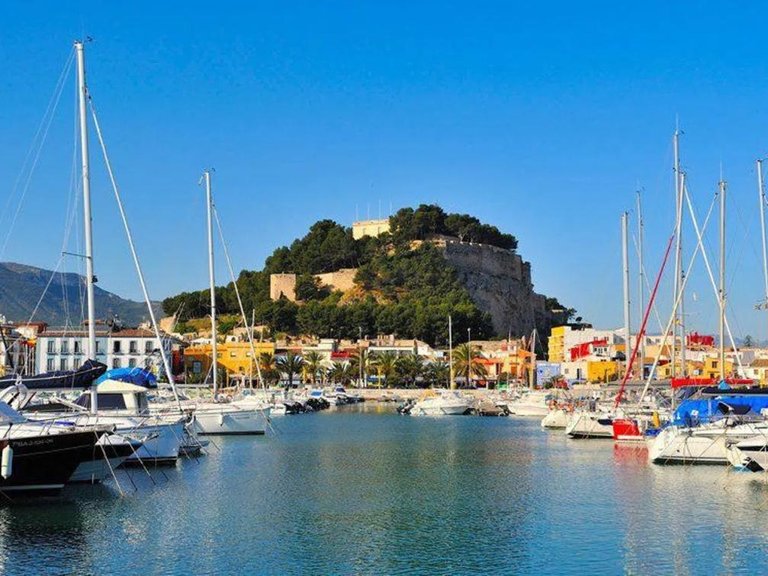 Town House for Sale in Denia, Alicante 11