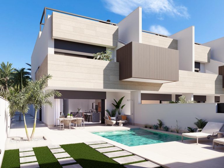 Villa for Sale in Pilar De La Horadada, Alicante 1