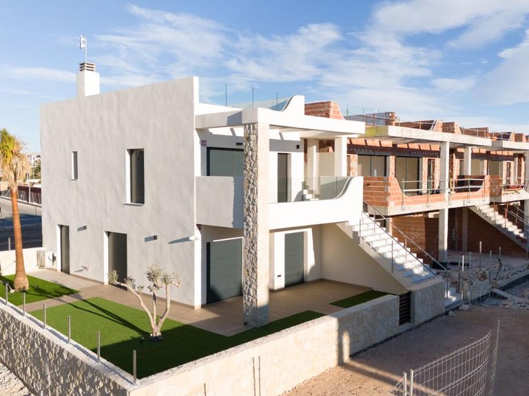 Villa for Sale in Pilar De La Horadada, Alicante 3