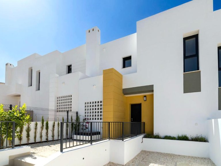 Villa for Sale in Busot, Alicante 1