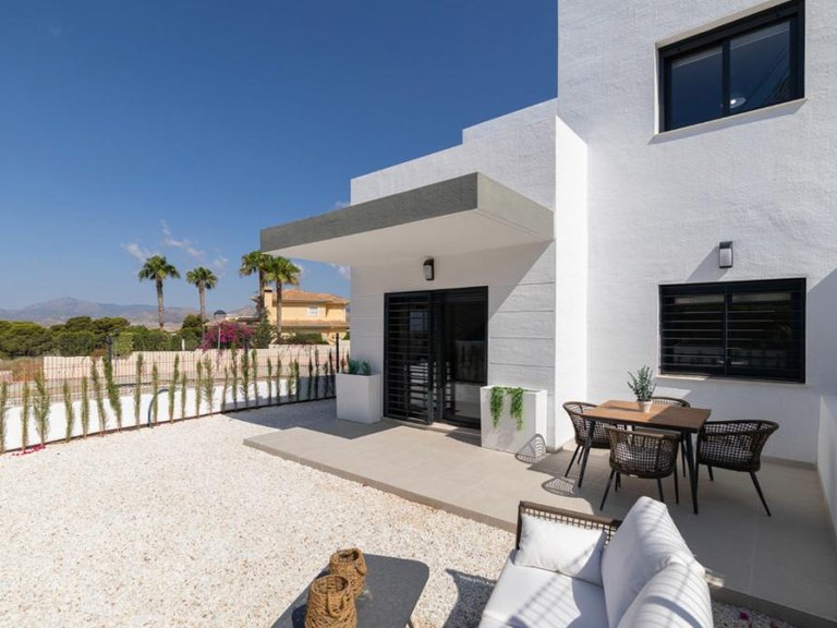 Villa for Sale in Busot, Alicante 3