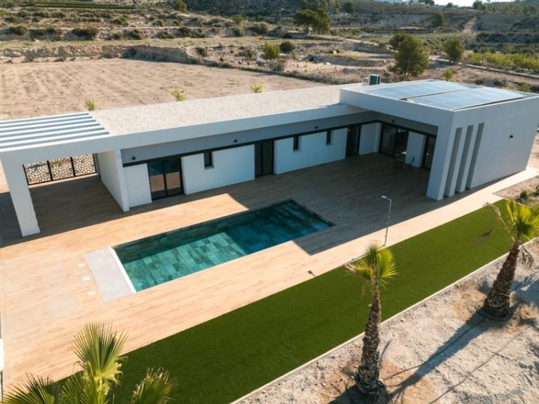 Villa for Sale in Pinoso, Alicante 2