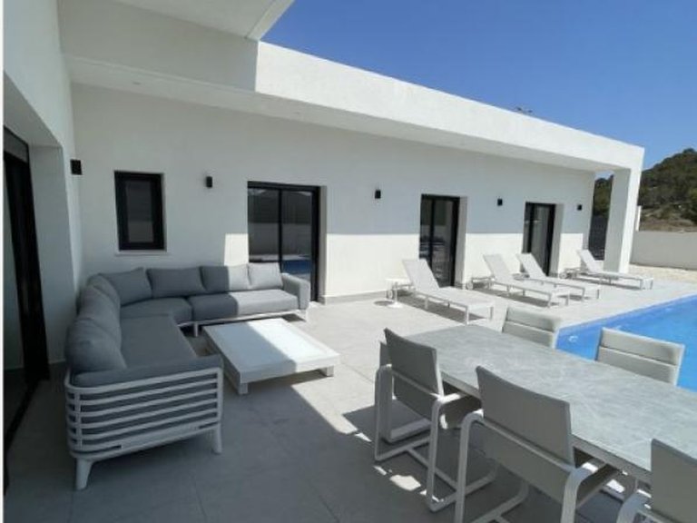 Villa for Sale in Pinoso, Alicante 10