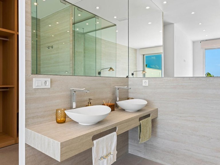 Villa for Sale in Dolores, Alicante 13