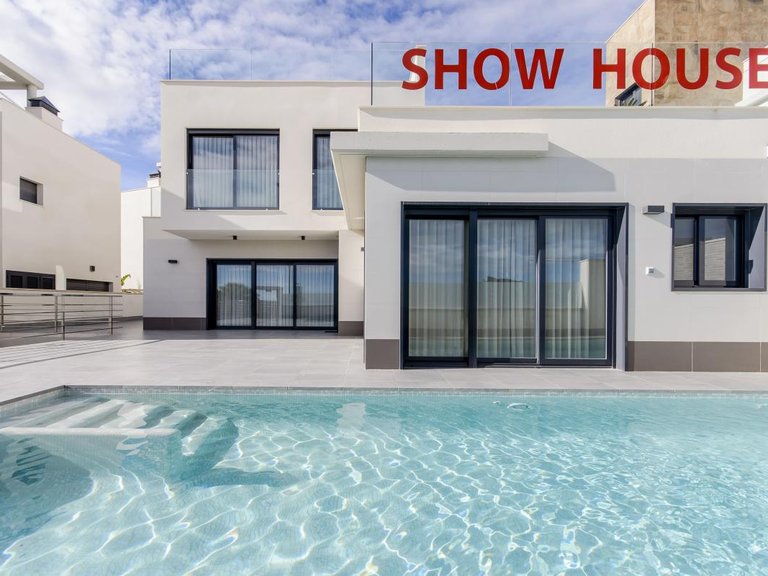 Villa for Sale in San Miguel De Salinas, Alicante 2