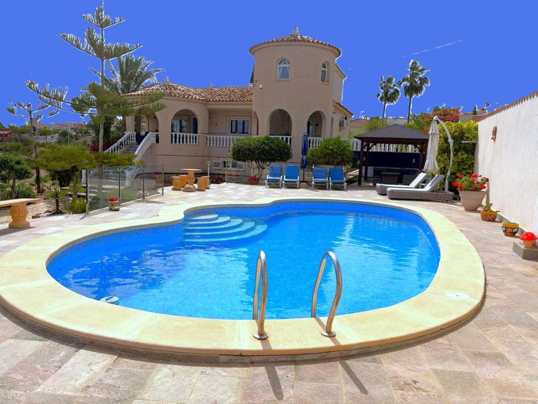 Villa for Sale in Algorfa, Alicante 1