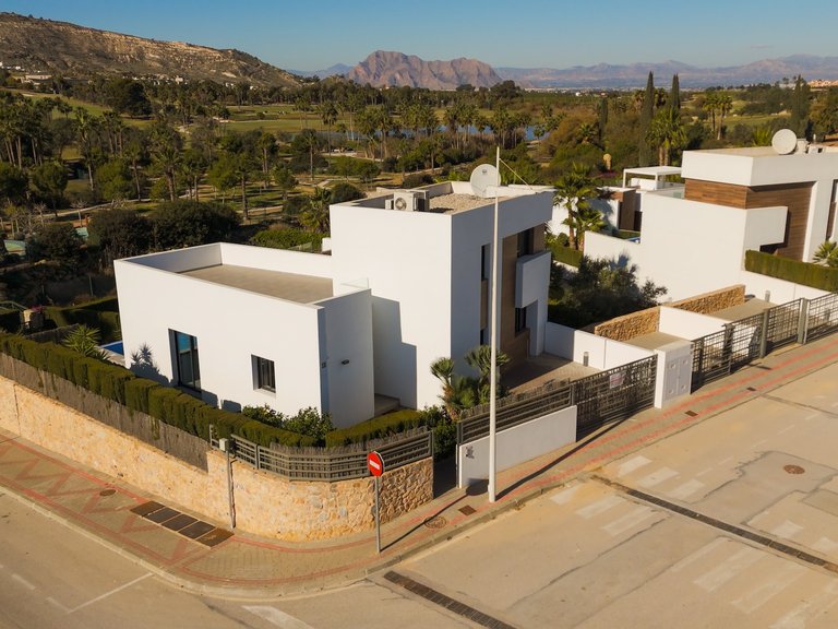 Villa for Sale in Algorfa, Alicante 1