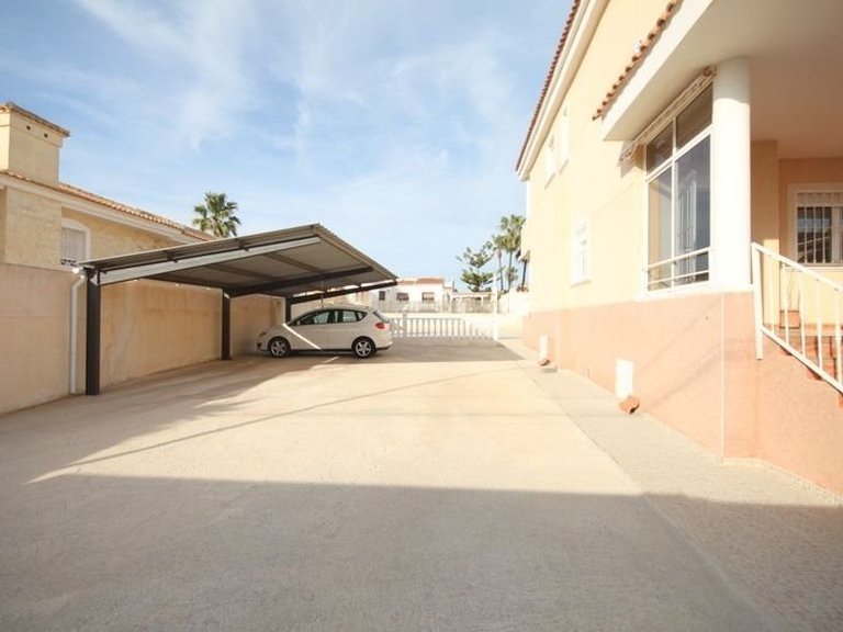 Villa for Sale in Torrevieja, Alicante 5