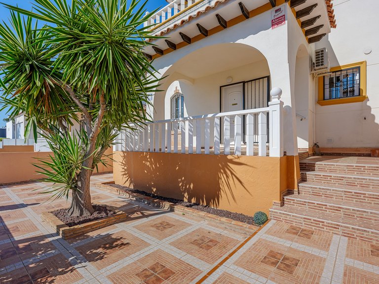 Town House for Sale in Cabo Roig, Alicante 32