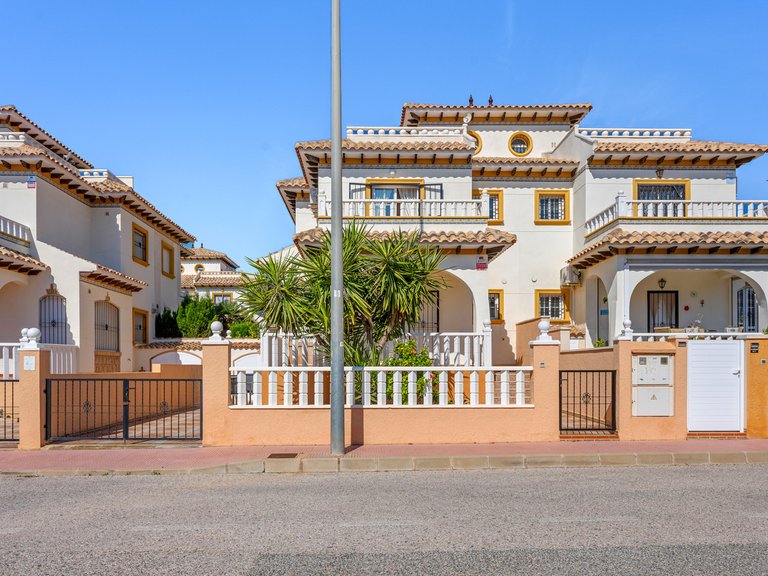 Town House for Sale in Cabo Roig, Alicante 1