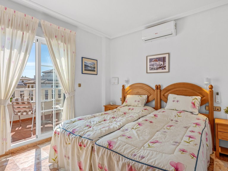 Town House for Sale in Cabo Roig, Alicante 13
