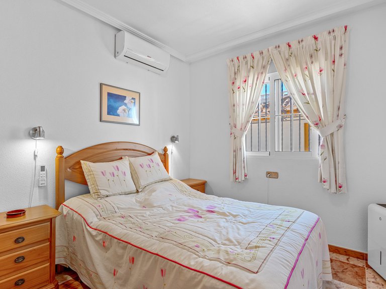 Town House for Sale in Cabo Roig, Alicante 16