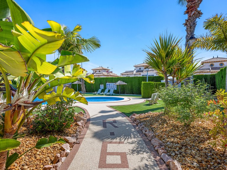 Town House for Sale in Cabo Roig, Alicante 38