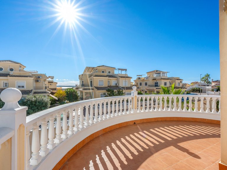 Villa for Sale in Costa Blanca Ciudad Quesada, Alicante 2