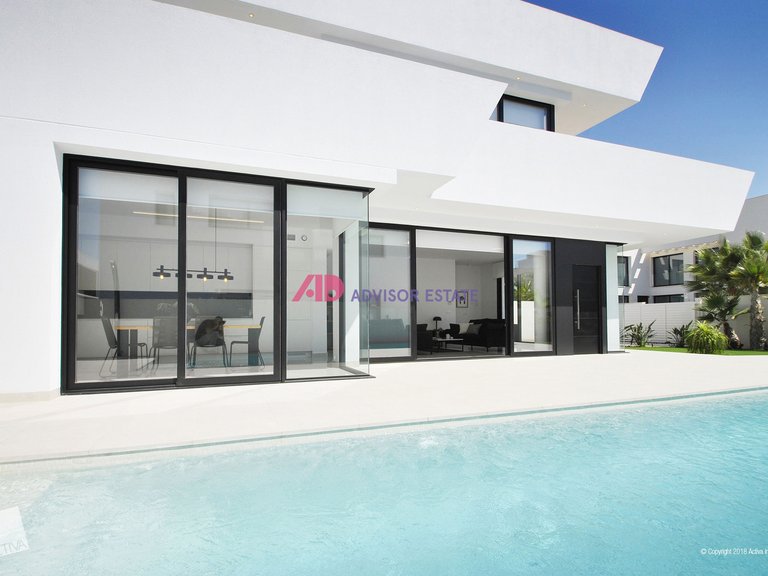 Villa for Sale in Inland Rojales, Alicante 1