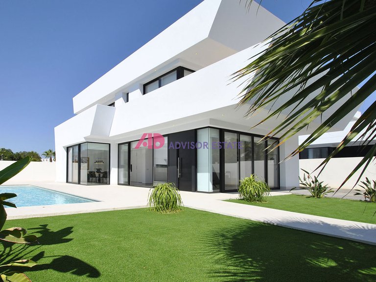 Villa for Sale in Inland Rojales, Alicante 2