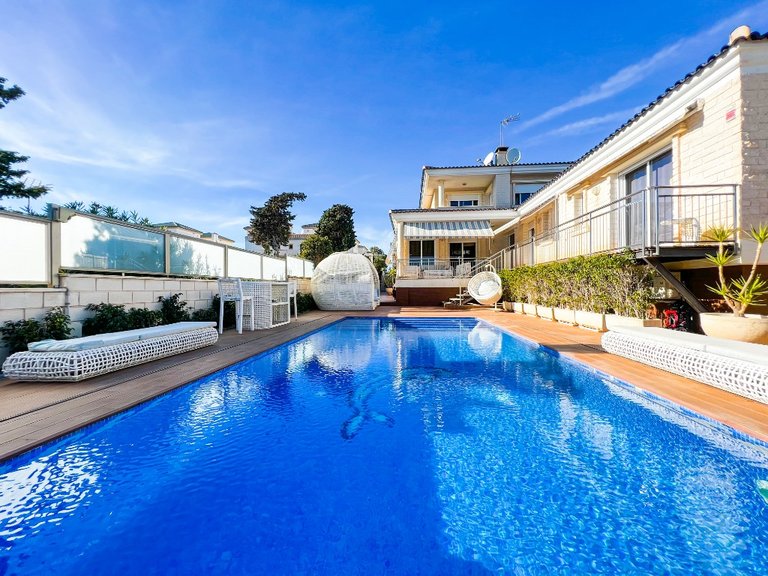 Villa for Sale in La Mata, Alicante 45