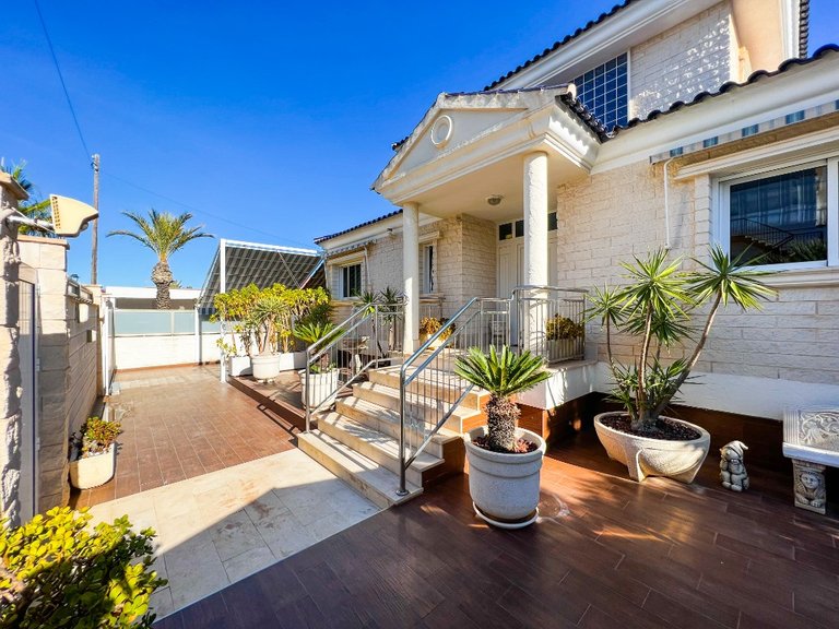 Villa for Sale in La Mata, Alicante 36