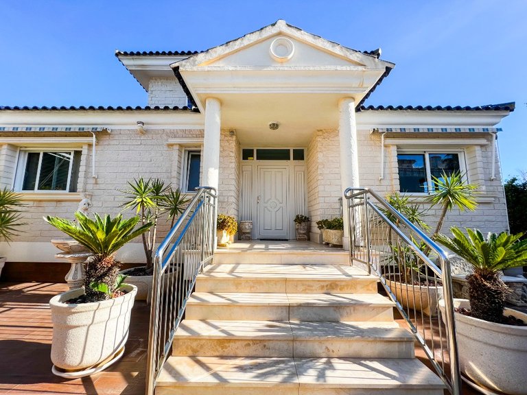Villa for Sale in La Mata, Alicante 10