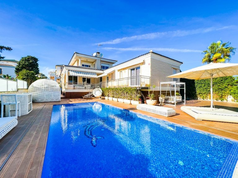 Villa for Sale in La Mata, Alicante 44