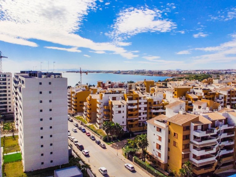 Apartment for Sale in Punta Prima, Alicante 35
