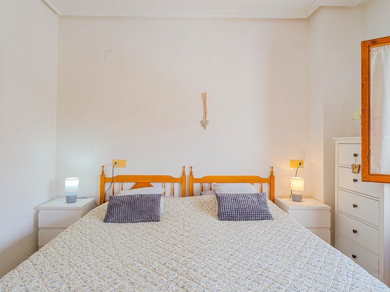 Apartment for Sale in Punta Prima, Alicante 24