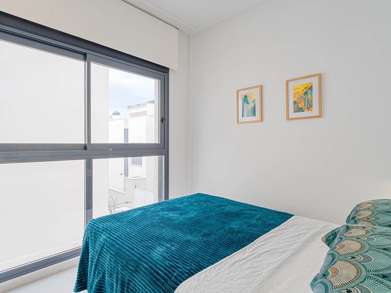 Villa for Sale in Punta Prima, Alicante 40