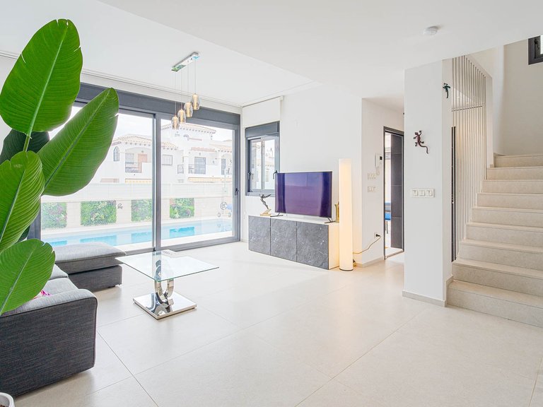 Villa for Sale in Punta Prima, Alicante 4