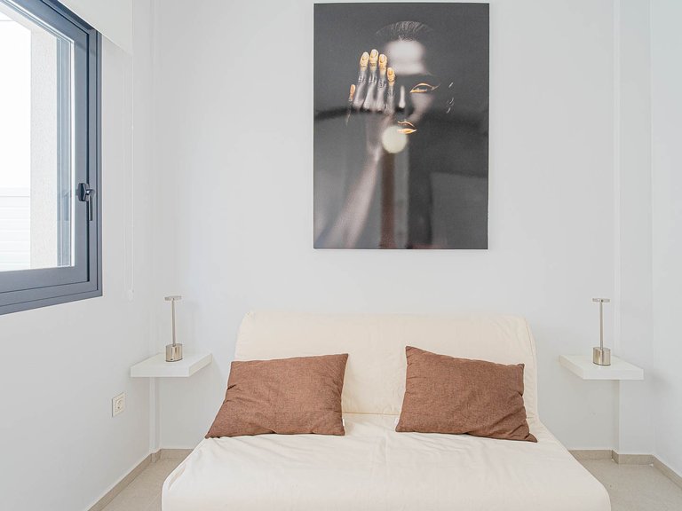 Villa for Sale in Punta Prima, Alicante 32
