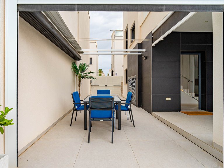Villa for Sale in Punta Prima, Alicante 22