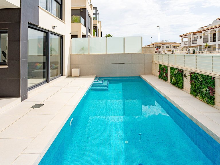 Villa for Sale in Punta Prima, Alicante 19