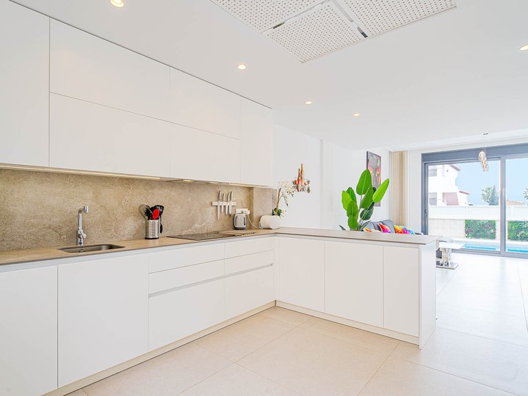 Villa for Sale in Punta Prima, Alicante 15