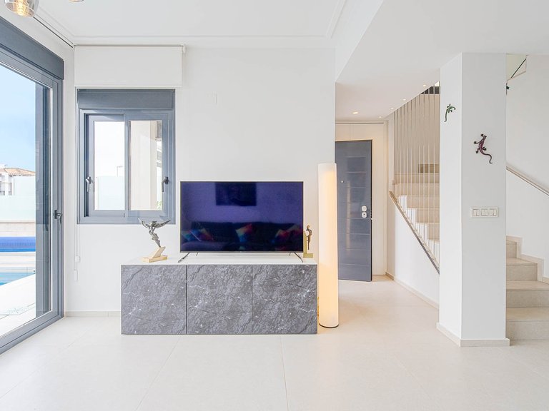 Villa for Sale in Punta Prima, Alicante 30