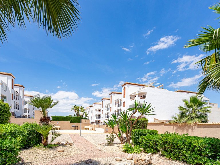 Apartment for Sale in Punta Prima, Alicante 41