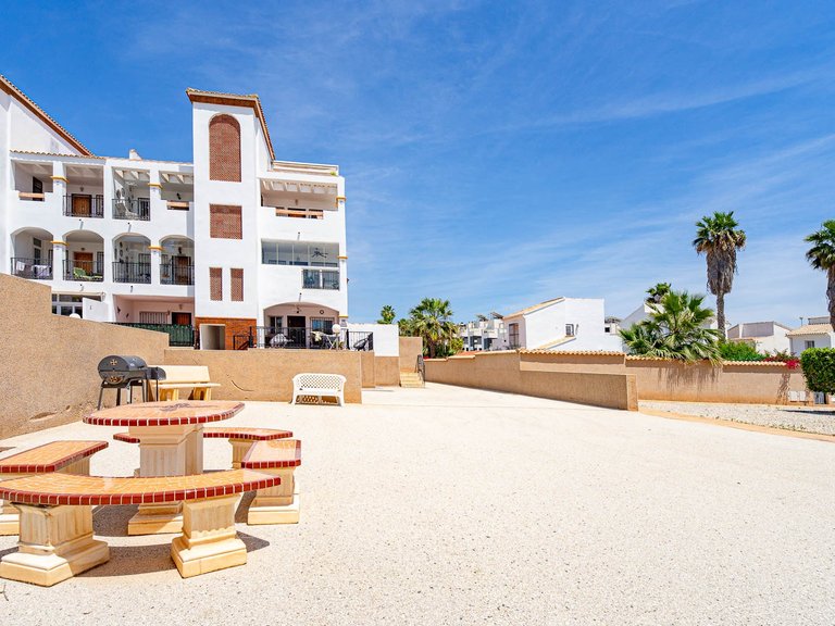 Apartment for Sale in Punta Prima, Alicante 38