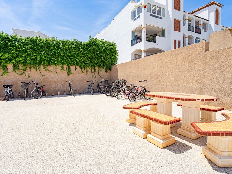 Apartment for Sale in Punta Prima, Alicante 37