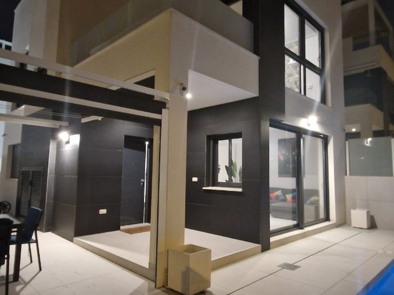Villa for Sale in Punta Prima, Alicante 27