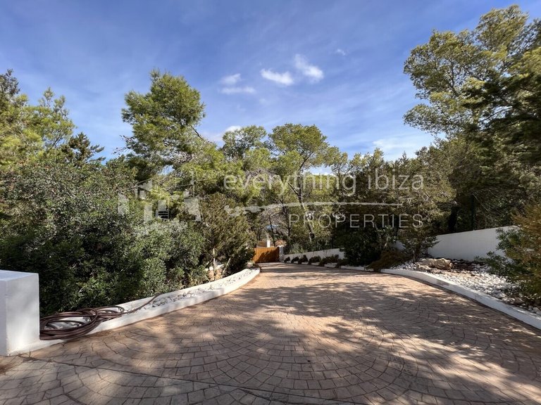 Villa for Sale in Cala Salada, Ibiza 29