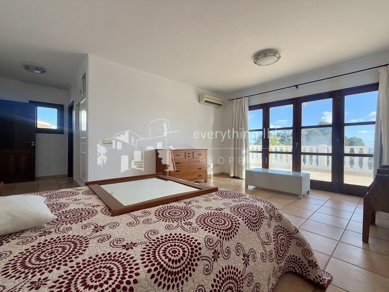 Villa for Sale in Siesta, Ibiza 25
